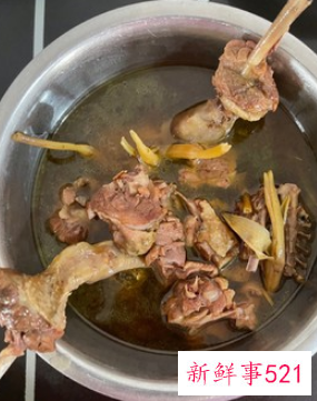 家常炖鸭子汤简单做法大全