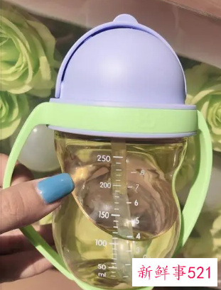 如何让宝宝戒掉奶嘴用吸管杯