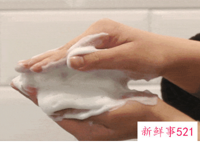 油皮用清水洗脸能洗干净吗