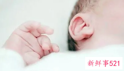 宝宝睡觉摇头是怎么回事