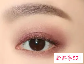 2022年秋季眼影流行色