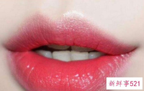 下唇口红的正确涂法