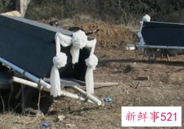 梦见死人下葬队伍是什么意思