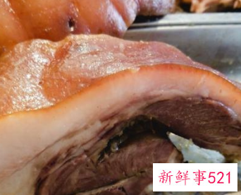 梦见和别人一起吃猪头肉肉