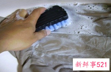 如何处理发霉的衣服呢