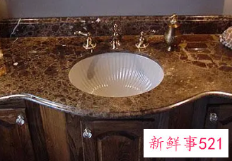 旧的大理石台面抛光