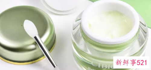 水乳和祛痘膏能一起涂吗