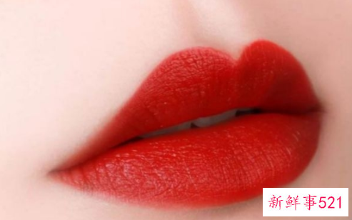 下唇口红的正确涂法
