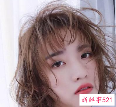 头发扁塌适合什么发型