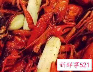 男子醉驾竟然只为吃小龙虾