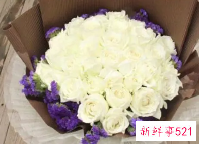 梦见被男朋友求婚送花是什么意思