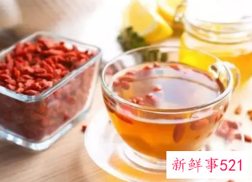 菊花跟枸杞泡水喝有什么好处