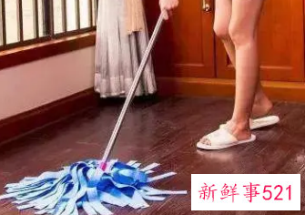 拖地去油渍方法