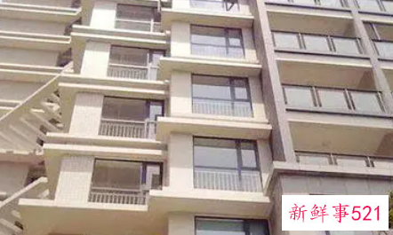 属蛇人房子的坐向