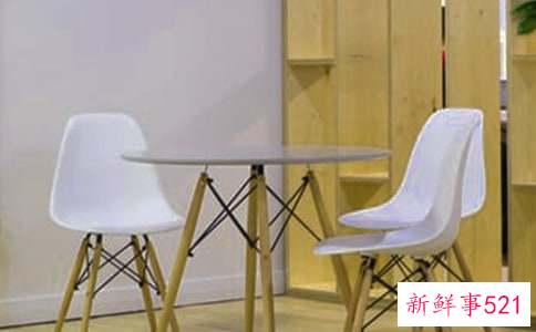 巧用家具做亲子游戏