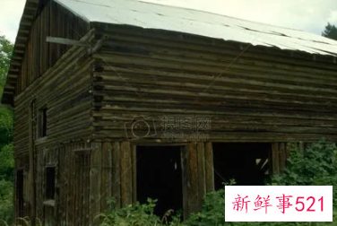 梦见茅房里小便是什么意思