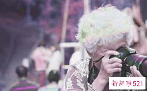 梦见死去的奶奶给我钱