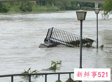 梦见大水把女儿冲走了是什么意思