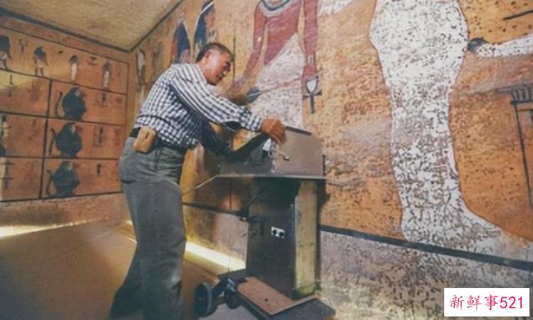 埃及法老墓被盗「1922年埃及法老王陵墓被打开出土黄金匕首专家不是地球产物」