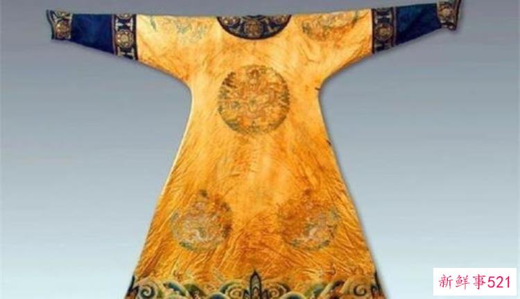 1972年套白山发现一位公主墓墓主有件十万颗珍珠串成的龙袍