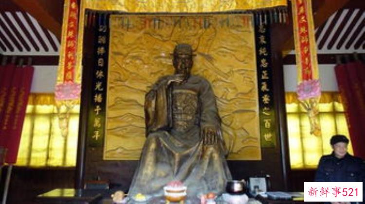 抗倭英雄戚继光的始祖在河南濮阳戚城公园锻造铜戚兵器