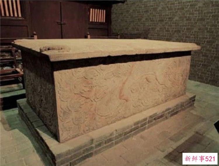 内蒙古古墓被盗，古墓被盗仍然出土珍贵文物