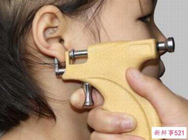 一夜不戴耳环会死吗？打耳洞后需要注意什么？