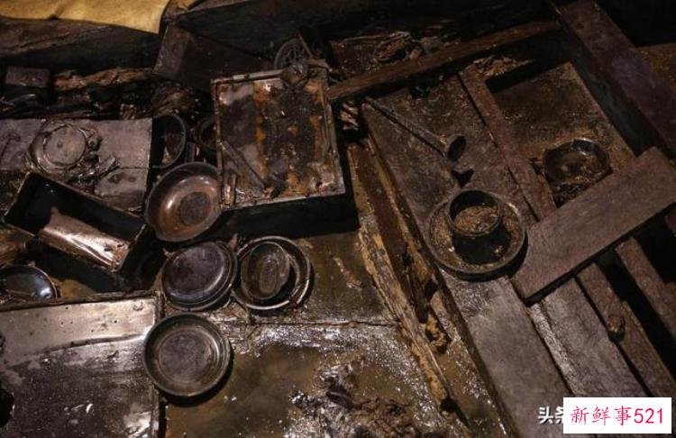 河北一山包寸草不生考古队查看后发现蹊跷连夜申请驻军封锁