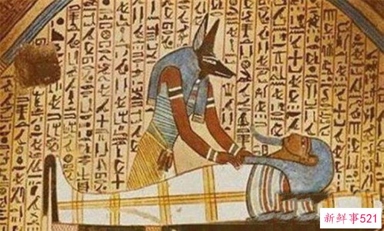 盗墓笔记小哥对石棺说的什么「小说帮考古队打开石棺后上面记载的一句话突然让我遍体生寒」