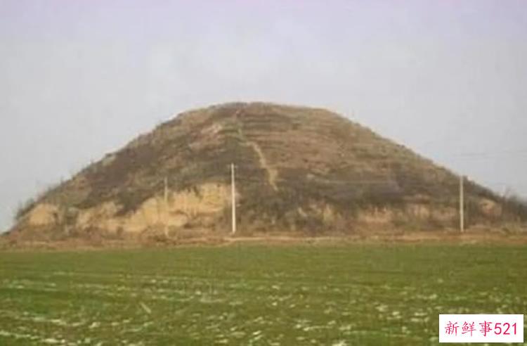河北一山包寸草不生考古队查看后发现蹊跷连夜申请驻军封锁