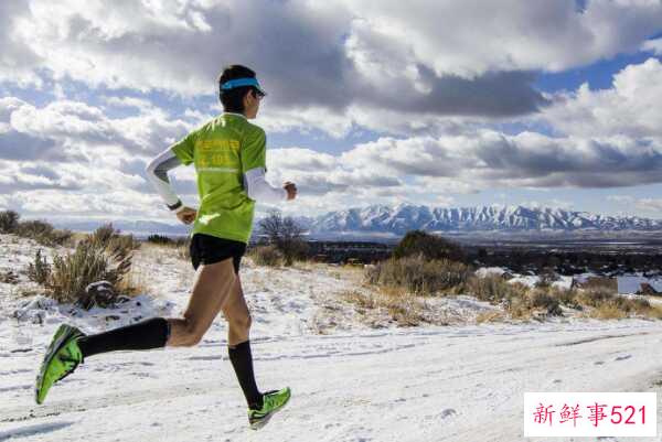 小苏打怎么做发泡胶？搅拌五种成分(也可以用剃须泡沫)