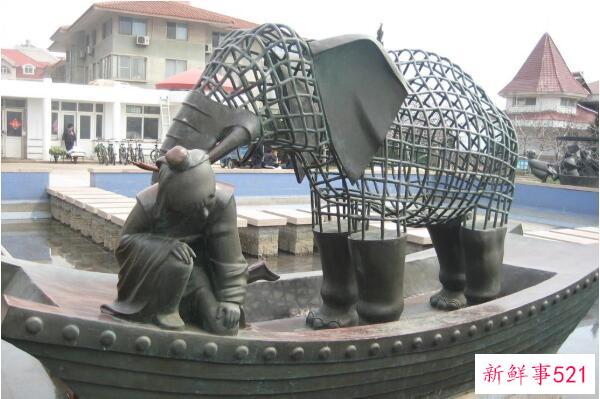 《三国演义》中曹冲是怎么死的？他被曹丕杀死(被毒蛇咬死)