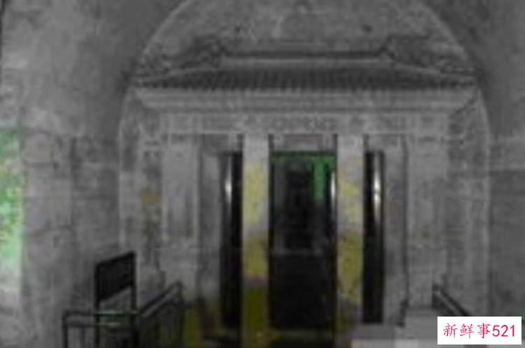 专家挖古墓竟挖到自家祖坟，考古队挖出奇怪的古墓