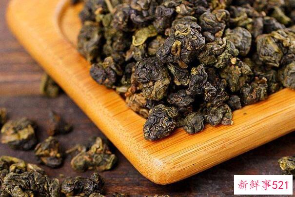 乌鸡不适合肝火旺盛、便秘的人吃