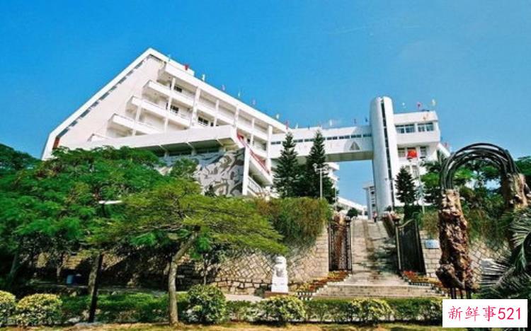 山东大学有了海洋考古教研基地嘛，海洋考古专业