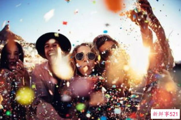 到博物馆吃雪糕拆盲盒玩剧本杀沉浸式体验成全新打开方式