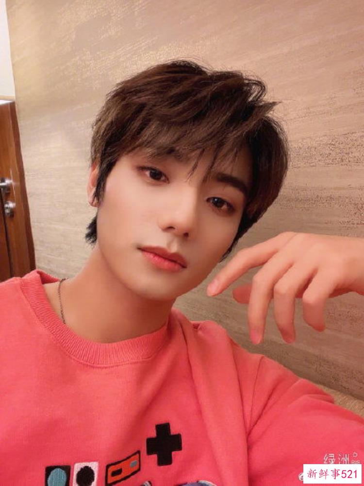 郑乃馨李振宁cp小说,李振宁郑乃馨同款卫衣