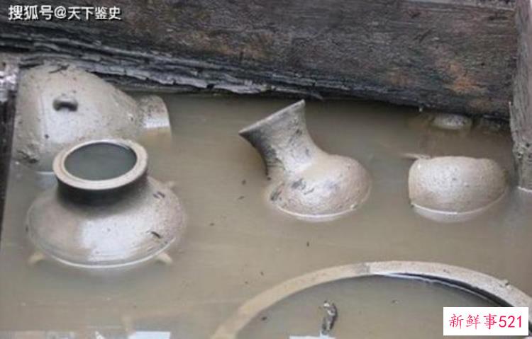 四川村民在江边捡到金锭专家火速赶来用20台抽水机开始抽江水