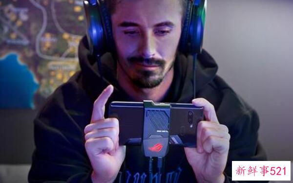 如何清洁地砖？先洒水擦干(然后正常拖地)