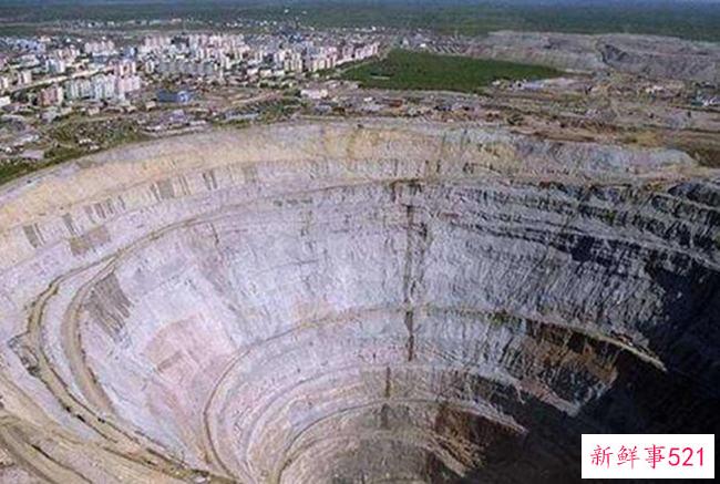 地球不停的挖到底是什么？苏联试图挖透地球