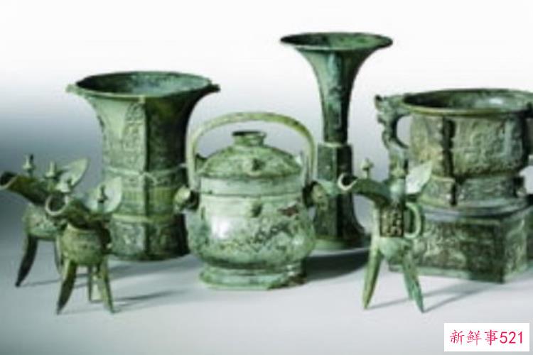 云南文山市小龙墓地出土大量青铜兵器墓葬主人身份究竟是谁