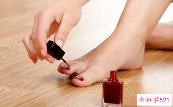 如何去除指甲油胶水 搓条磨-刚刮-磨块磨(三步轻松除甲)