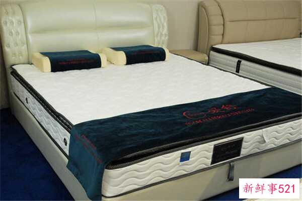 蒲公英玫瑰花茶禁忌不宜贪多(易引起肠胃不适)