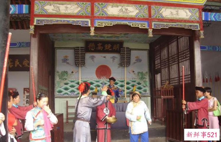 被割3357刀有多惨还有一种令两个女子直接变成了野兽