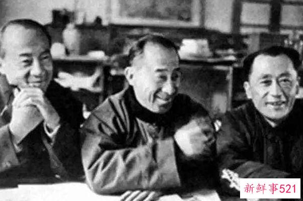 中国第一部漫画-在摄影棚里制造场景 将动画与真人结合(1927年上映)