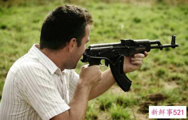 偷猎的十大危害 每15分钟非法猎杀一头大象(20年灭绝)