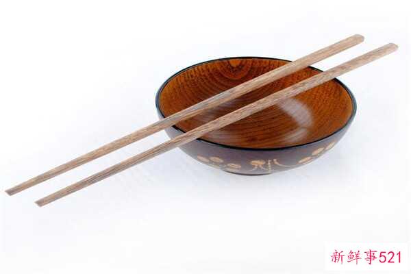 为什么木筷子长白虫是因为长时间处于潮湿的环境？