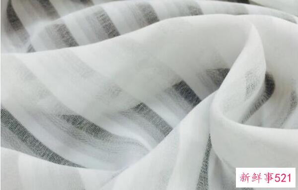 白色漂浮物 碳酸钙和碳酸镁(水烧开后饮用)