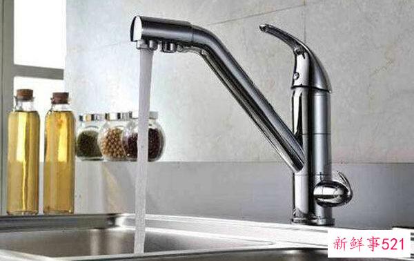 白色漂浮物 碳酸钙和碳酸镁(水烧开后饮用)