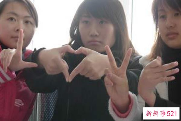 希腊家谱的文化意义(人是上帝 上帝是人)